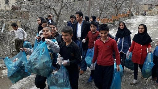 6-    پاکسازی نمادین زباله در زیران استان کرمانشاه انجام شد